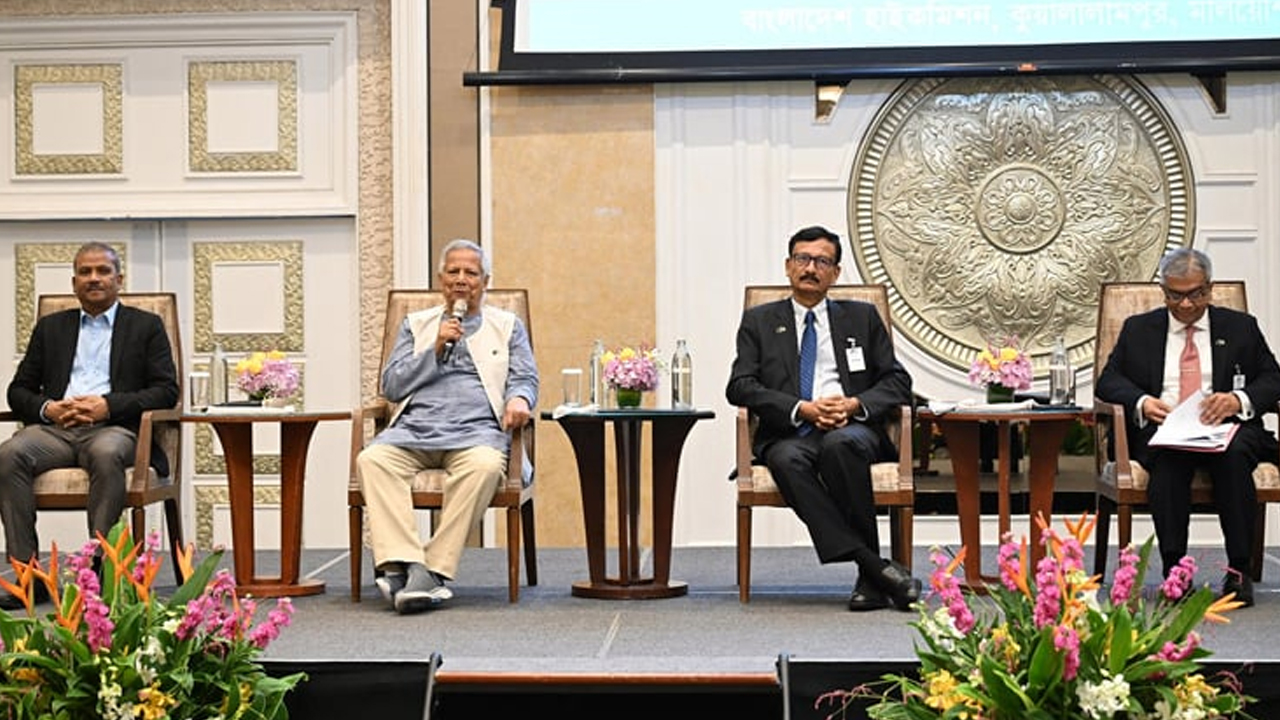 প্রবাসীদের রেমিট্যান্সে অর্থনীতি মজবুত অবস্থায় ঘুরে দাঁড়িয়েছে : প্রধান উপদেষ্টা