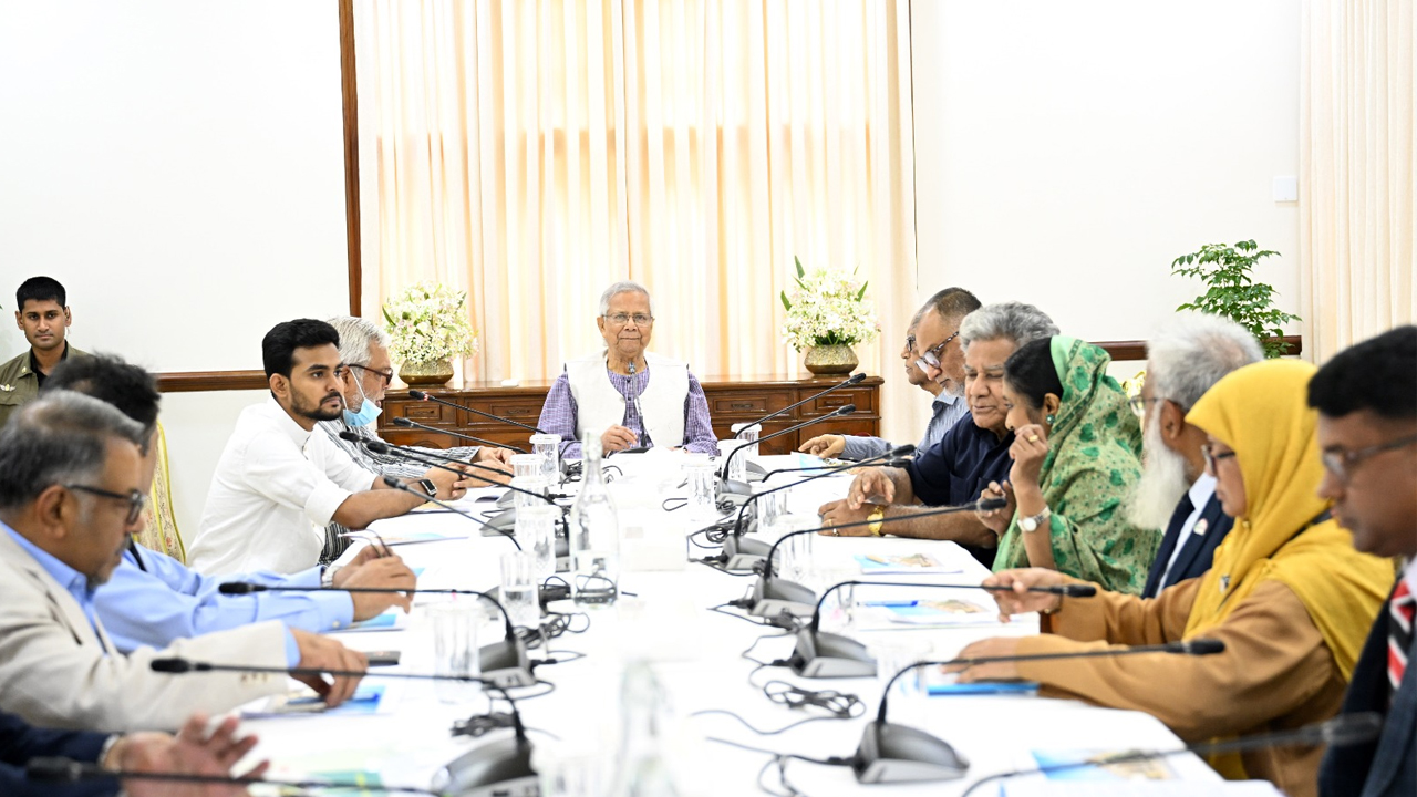 পরিবেশকে প্রভাবমুক্ত রেখে সমন্বিত যোগাযোগ ব‍্যবস্থা তৈরির আহ্বান প্রধান উপদেষ্টার