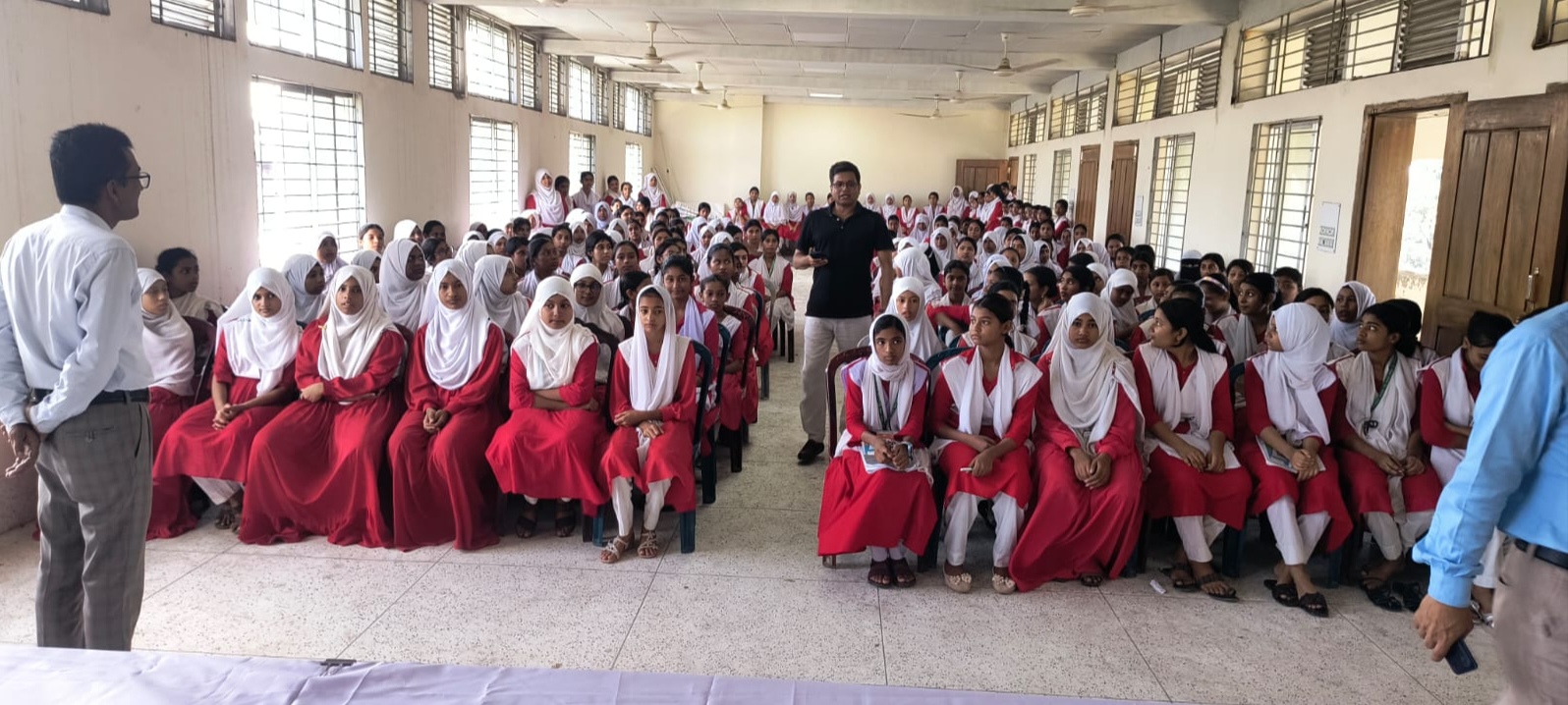 শিবচরে শিক্ষার্থীদের সাথে ওসির মতবিনিময় সভা
