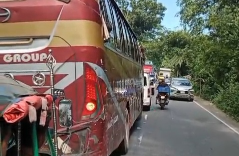 রাজৈরে বাস-মাহিন্দ্রা সংঘর্ষে কিশোরী নিহত, মা-বোনসহ আহত ৪